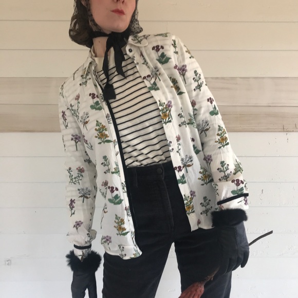 Botanical button up blouse with velvet trim - Picture 7 of 8